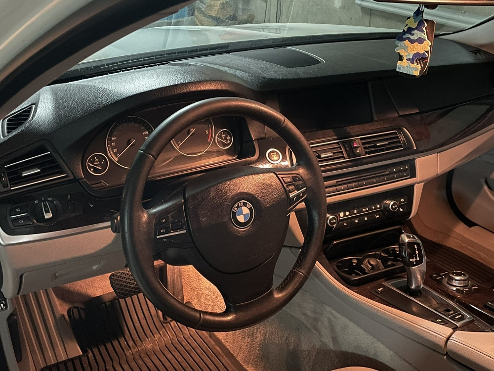BMW 5 F10 M VOLAN F10 M-TECH sa airbagom Tuning