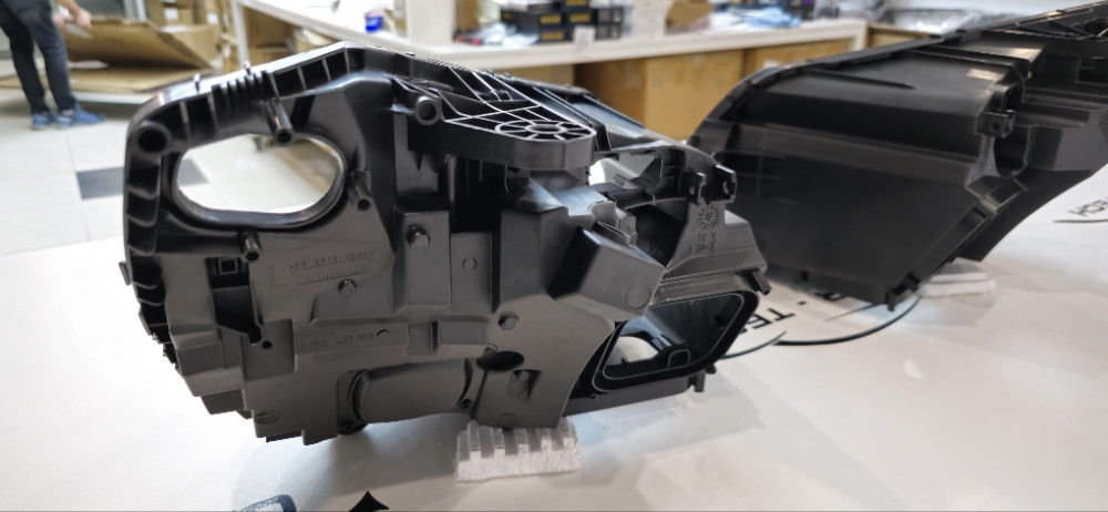 Kuciste fara Mercedes S klasa W222 14-17 LED ADAPTIVE