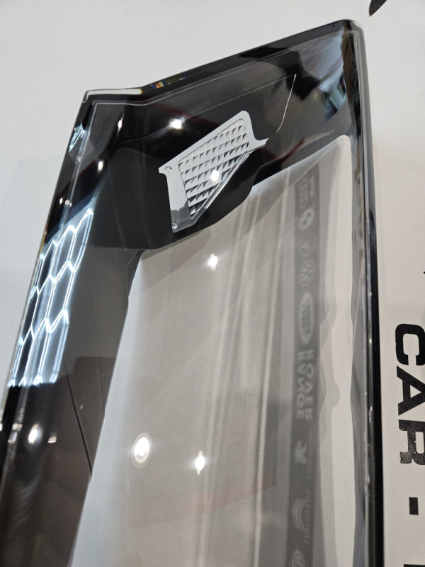 Staklo FARA AUDI Q7 2020.-2024 Staklo FAR