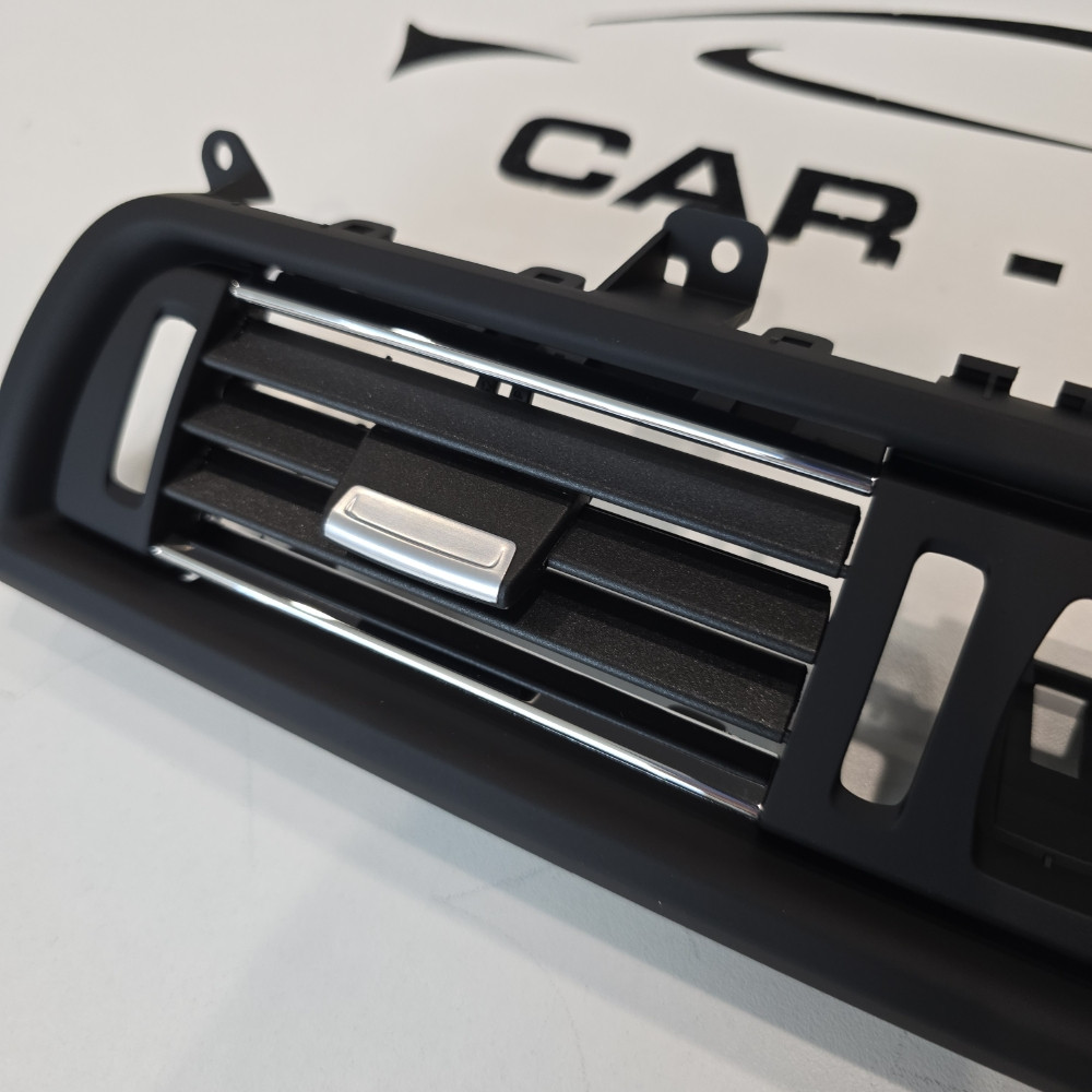 BMW F10 F11 resetka ventilacije centralna prednja
