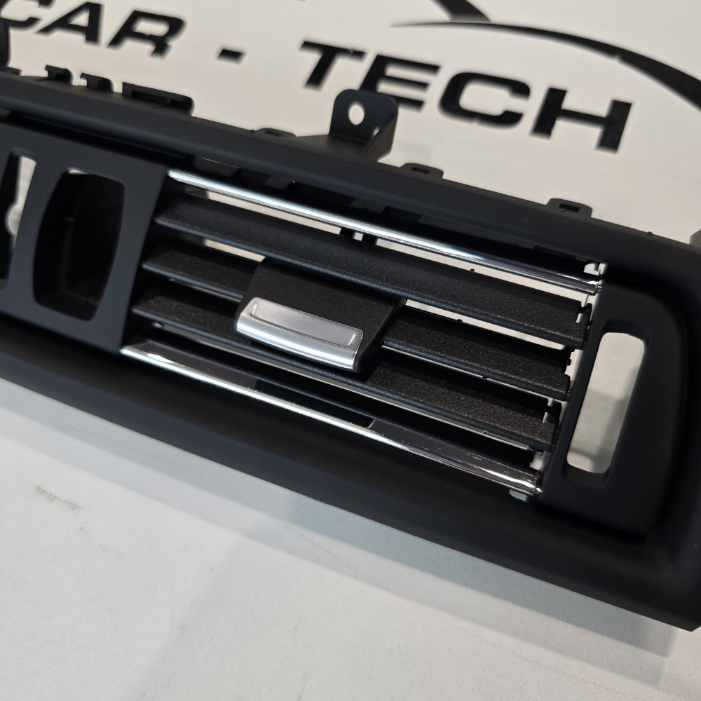 BMW F10 F11 resetka ventilacije centralna prednja