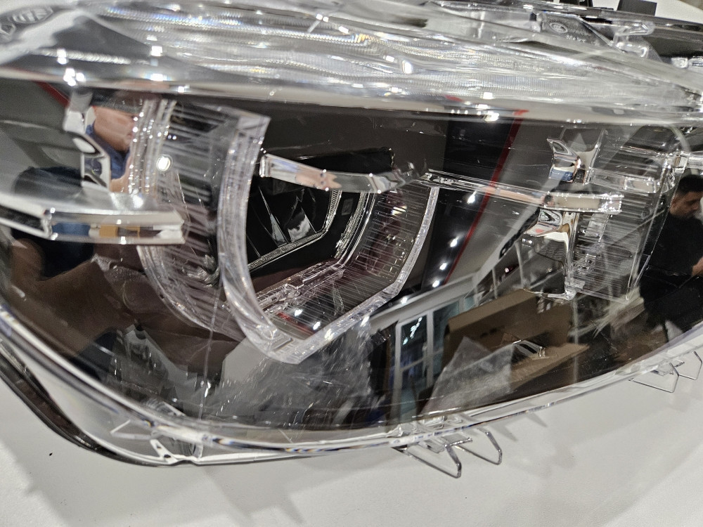 Far BMW 3 F30 LCI 2016.-2019.LED Far Hella