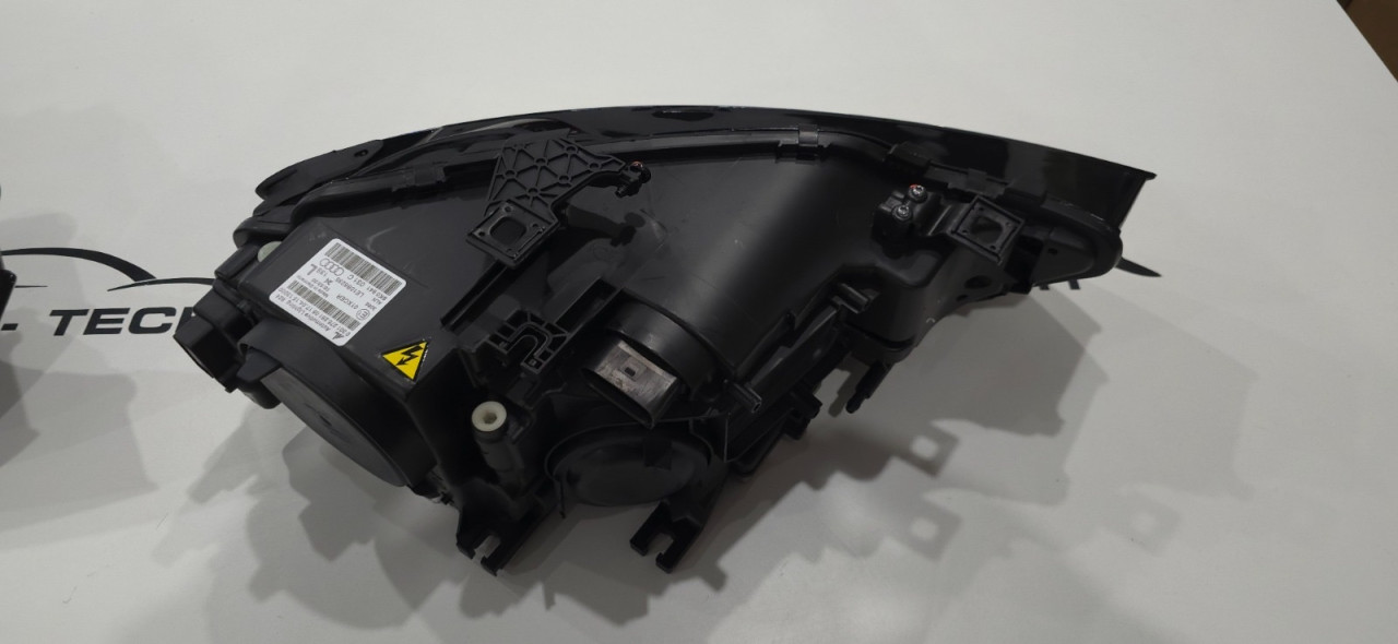 FAR A4 B8.5 B8,5  2013-2015 Xenon AL 8K0 941 005 B 006 B