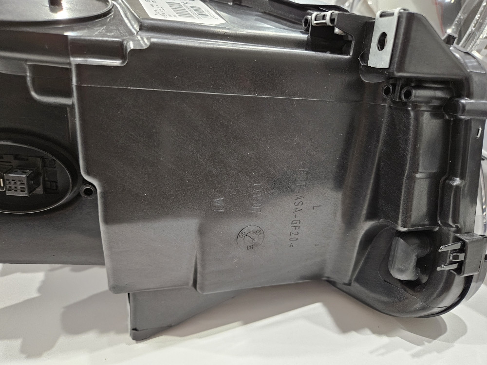 Far BMW 5 F10 F11 2010-2013 Hella 7 271 911-21