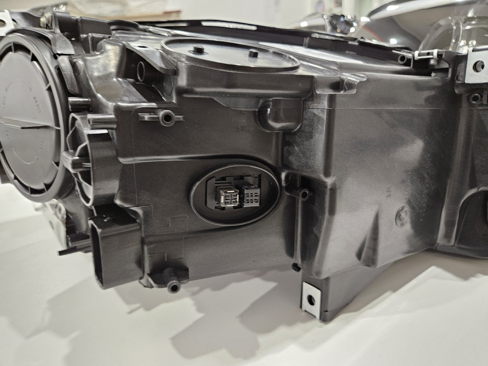 Far BMW 5 F10 F11 2010-2013 Hella 7 271 911-21