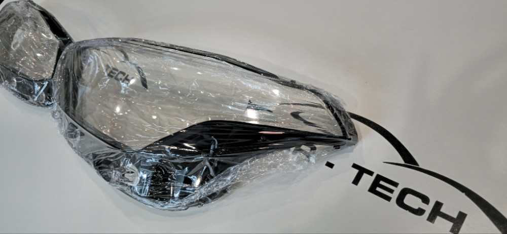 Staklo fara Volvo XC90 2014-2022 STAKLO FAR VOLVO