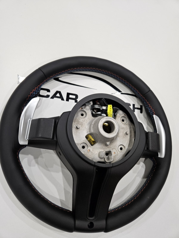 BMW 5 F10 M VOLAN F10 M-TECH sa airbagom CARBON