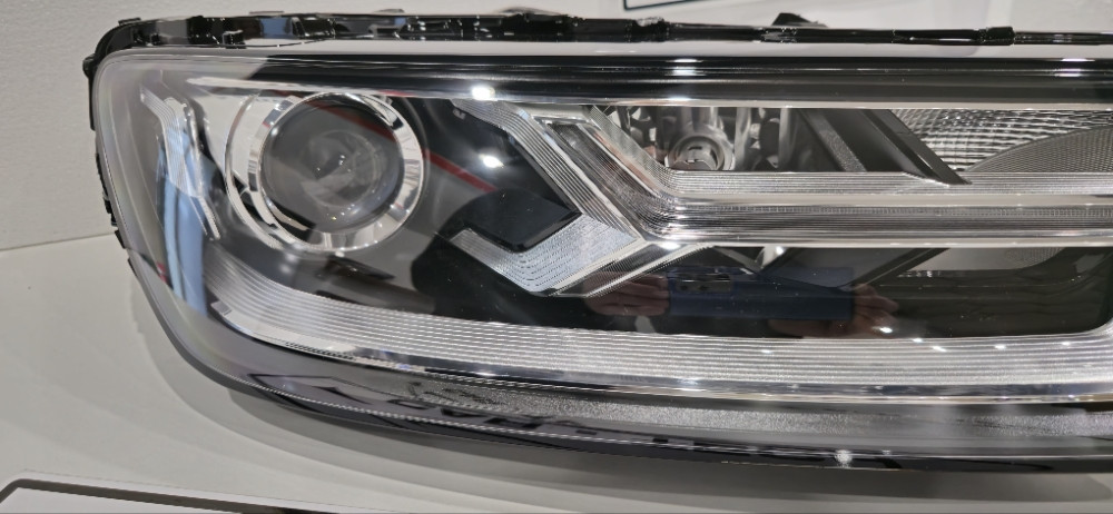 Audi Q7 4M Xenon LED FAR Novo s garancijom 12 Mjeseci