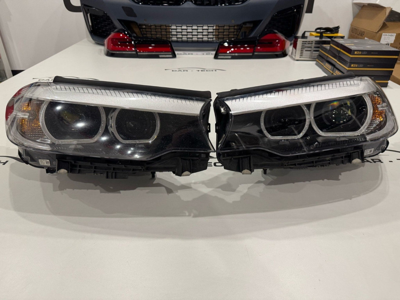BMW 5 G30 far sa svim elektronikama LED koristeno