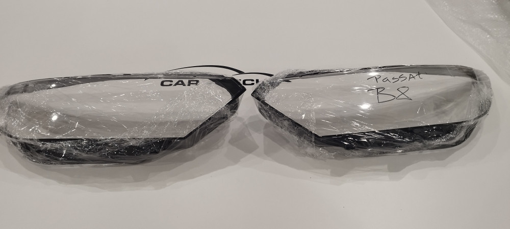 Staklo Fara VW Passat B8 2016-2019 Hella