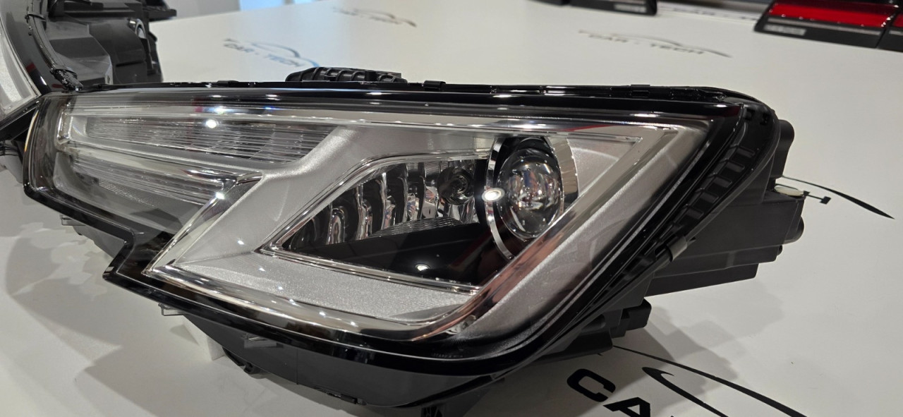 FAR Audi A4 B9 2016-2019 Xenon 8W0 941 005 006