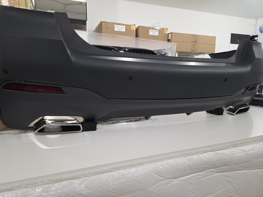 BMW 5 G30 Zadnji Branik Difuzor komplet konverzija zadnjeg dijela