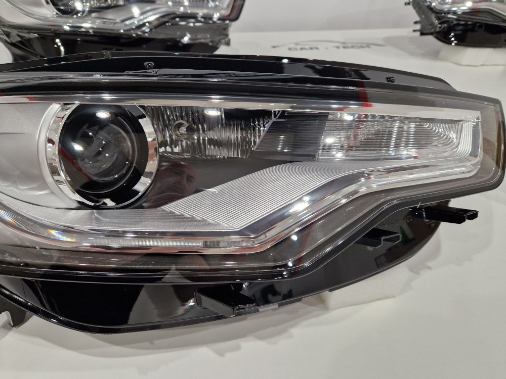 Desni Far Audi A6 4G 11-14 Bi-Xenon AFS sa led dnevnim
