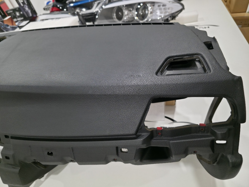 BMW F10 Instrument tabla sa airbagom
