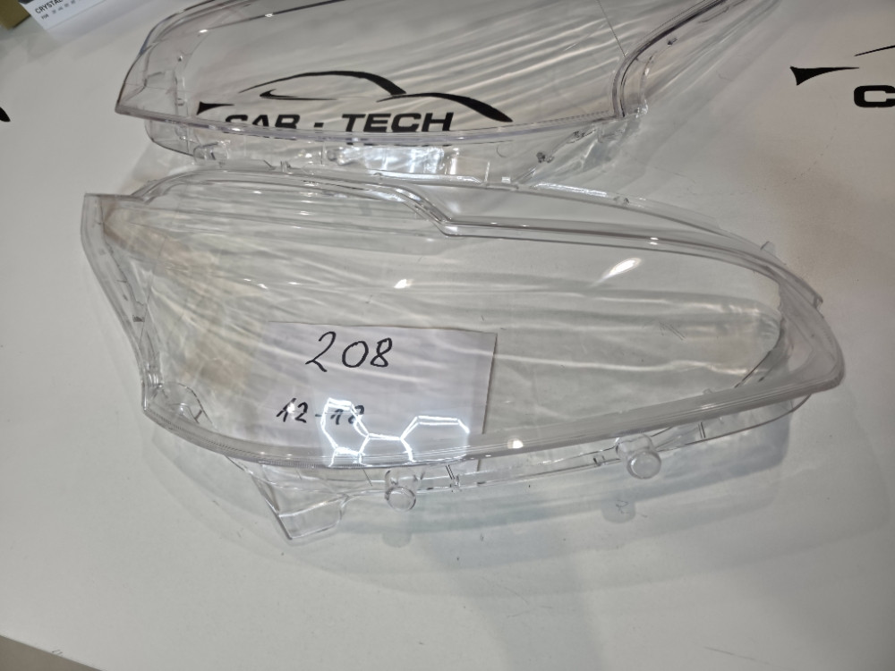 Staklo fara Peugeot 208 2012-2018 far staklo