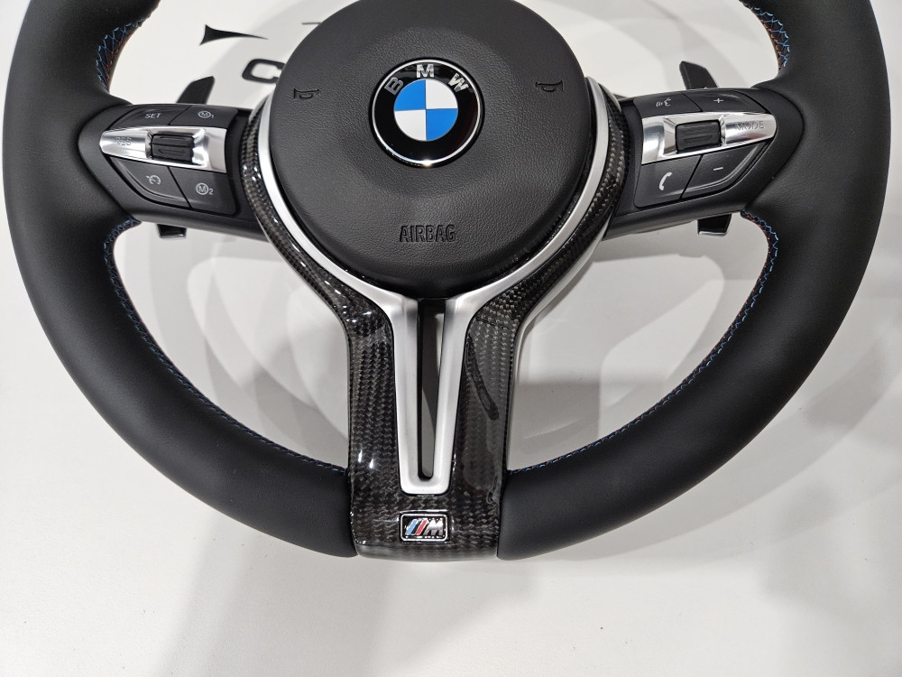 BMW 5 F10 M VOLAN F10 M-TECH sa airbagom CARBON