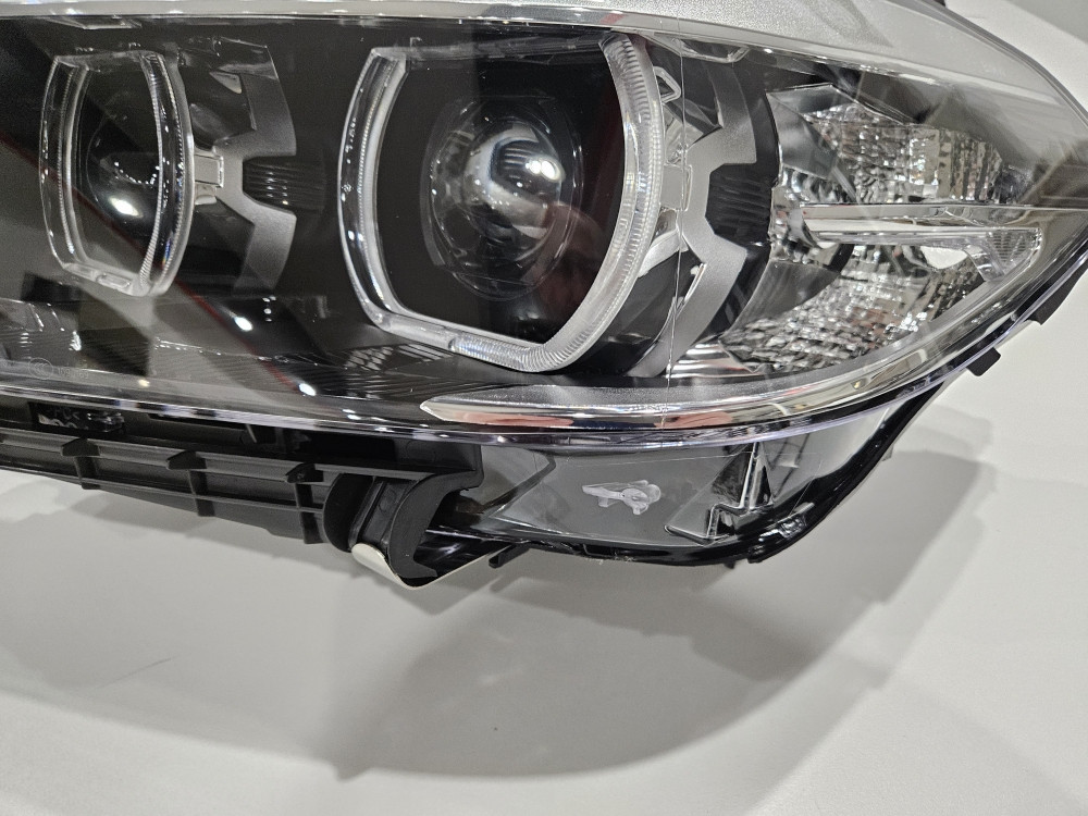Far BMW 5 G30 2016.-2019. god 7458884 ZKW