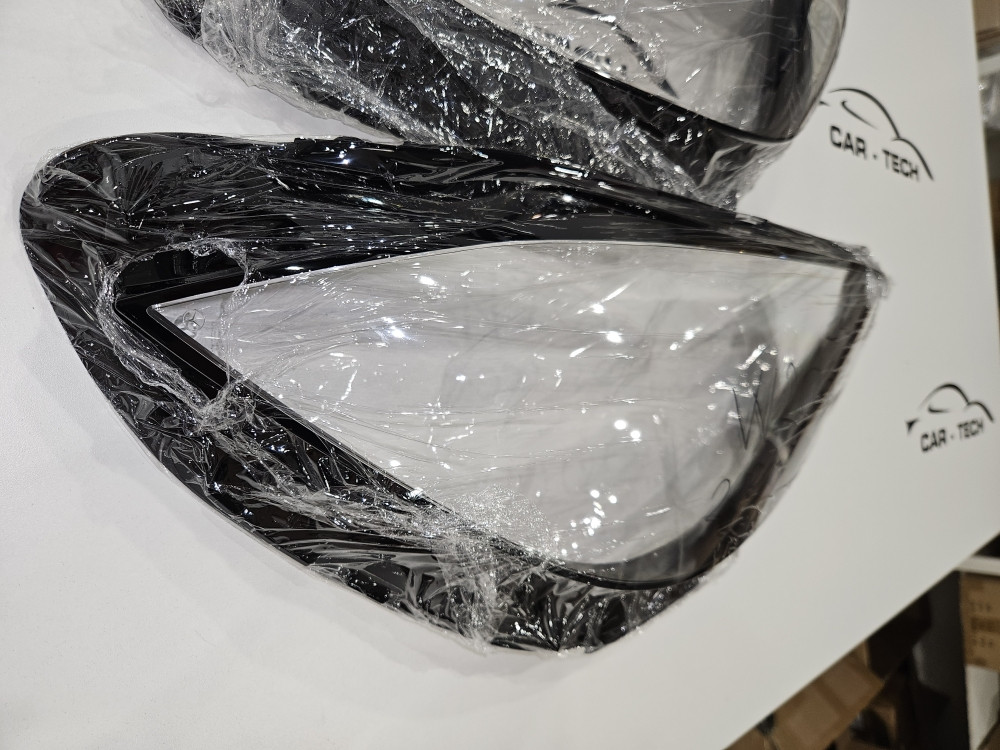Mercedes C klasa Staklo fara W206 2021-2024 far