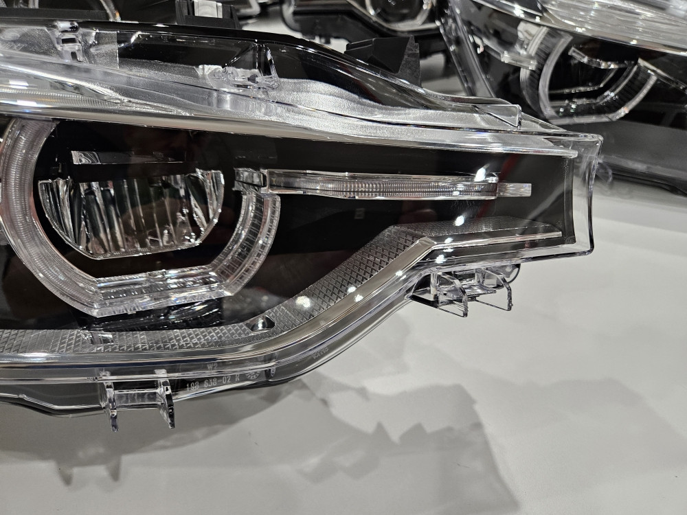Far BMW 3 F30 LCI 2016.-2019.LED Far Hella