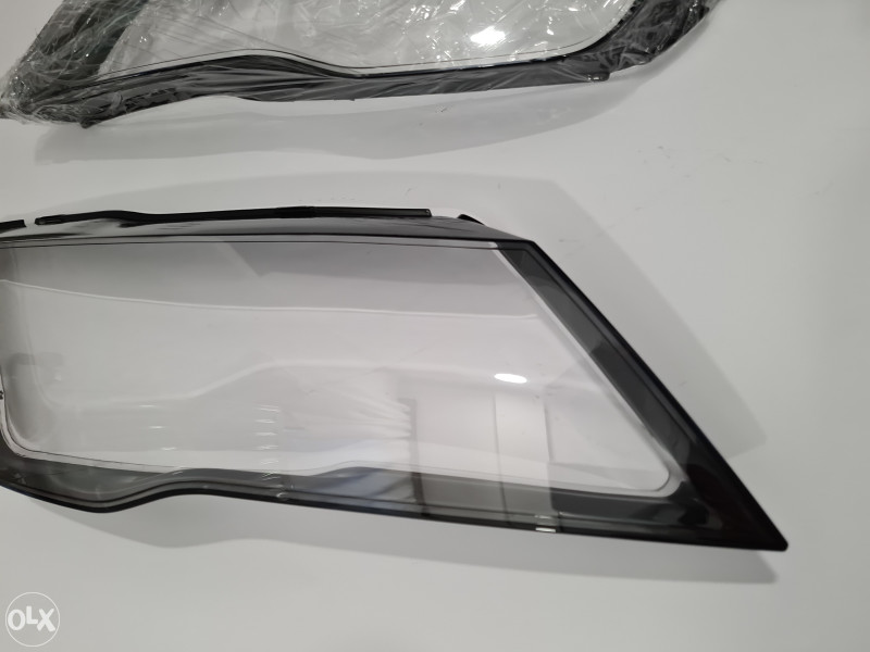 Staklo fara Audi A7 2011-2014 4G8