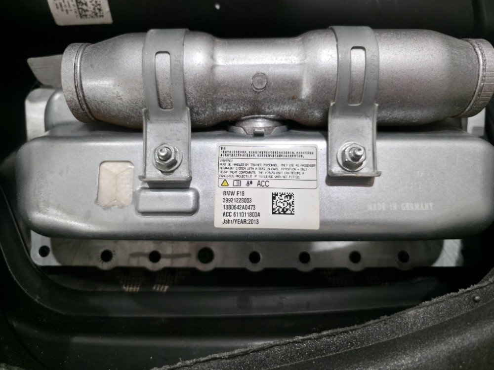 BMW F10 Instrument tabla sa airbagom