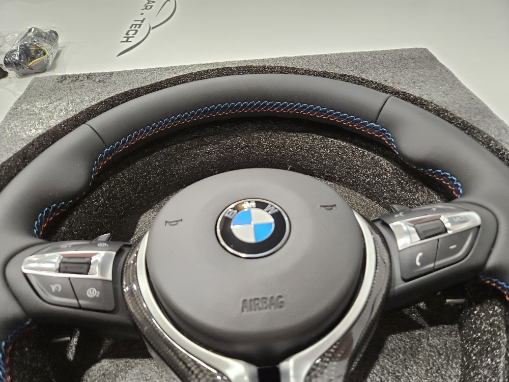 BMW 5 F10 M VOLAN F10 M-TECH sa airbagom CARBON