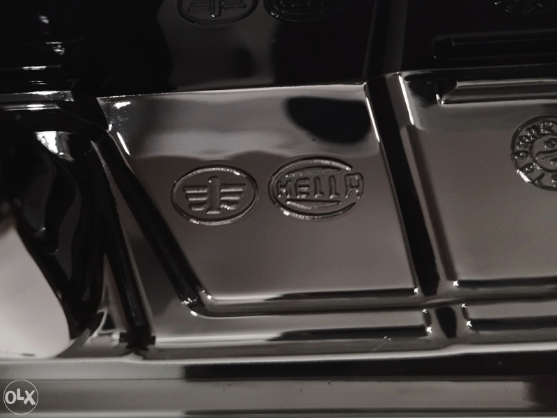 Staklo Fara VW Passat B8 2016-2019 Hella