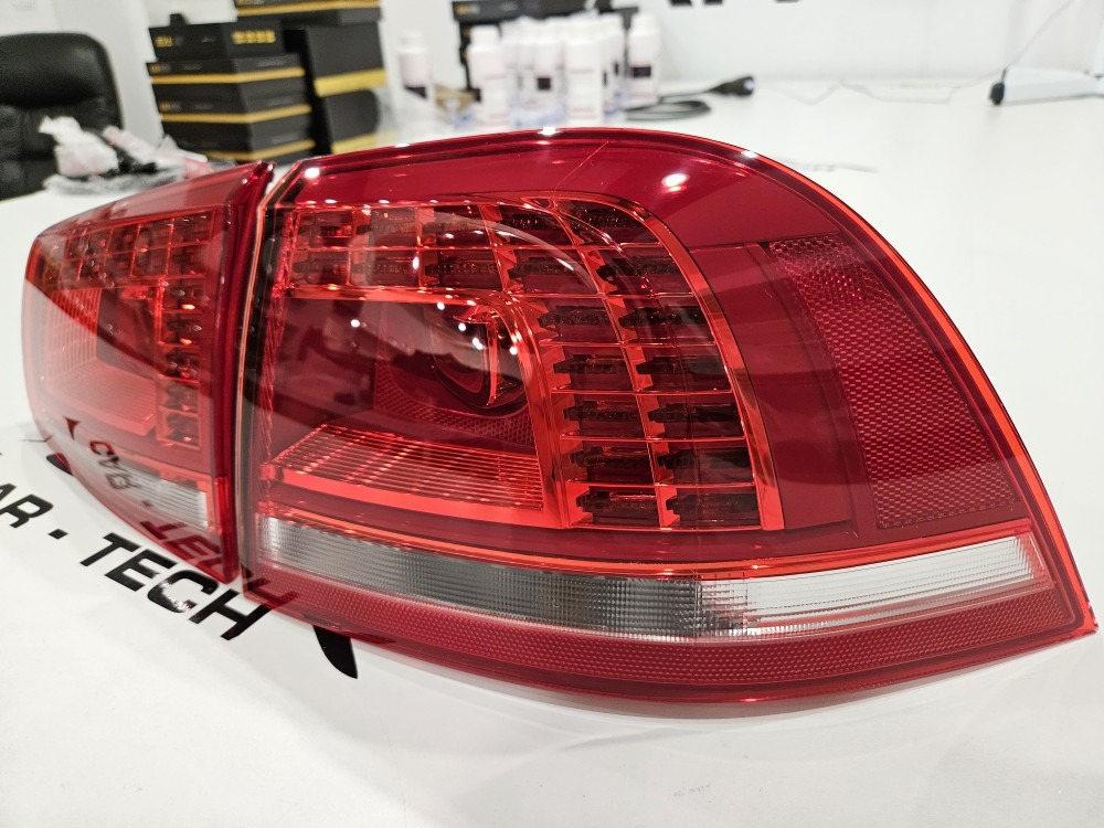 VW TOUAREG Stopka STOP LAMPA LED 044607 Valeo Desna