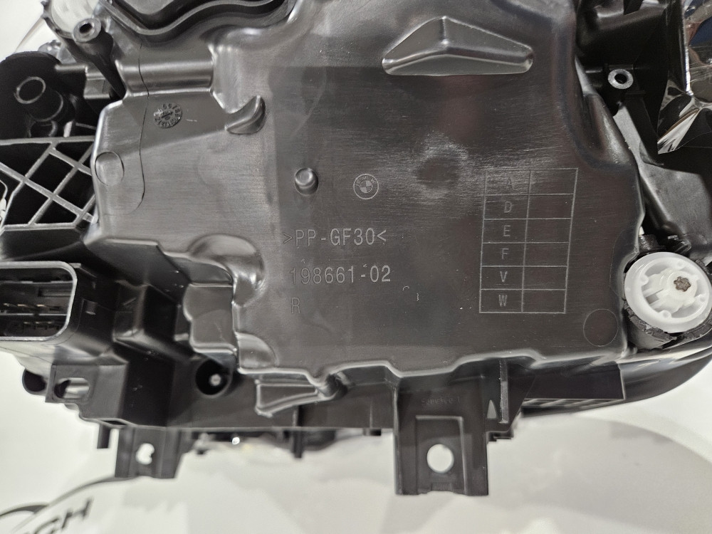 Far BMW 3 F30 LCI 2016.-2019.LED Far Hella