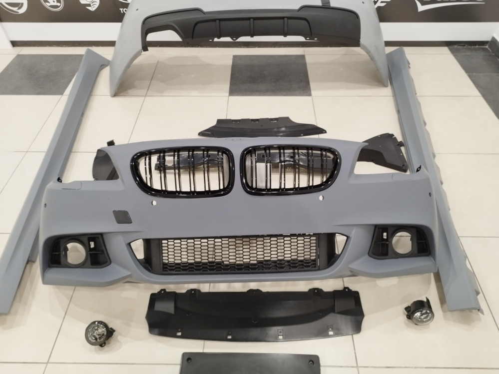 BMW F10 M paket Body Kit sa maglenkama griljama maskama