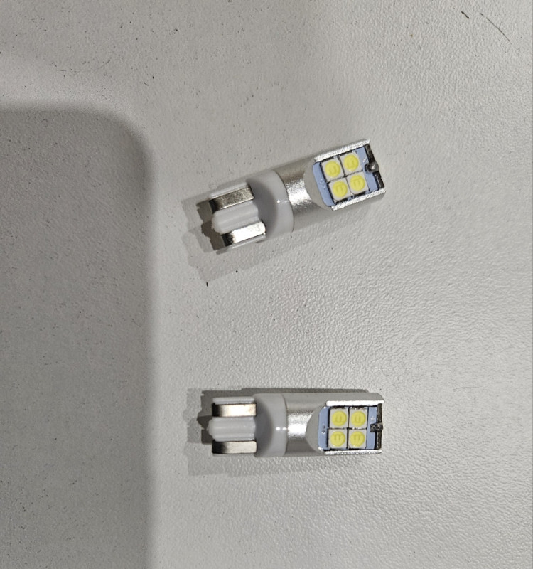 T10 10W 3030 canbus LED sijalice ubodne SET 2 komada