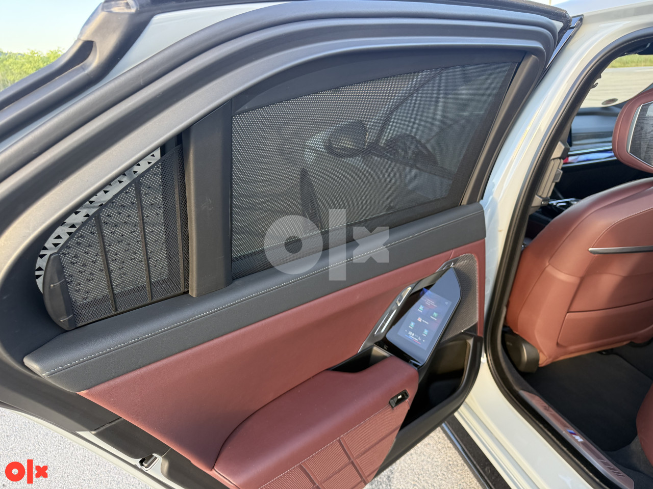 BMW 740d xDRIVE M-SPORT PRO ICONIC PANO 360 KAMERA SWAROVSKI