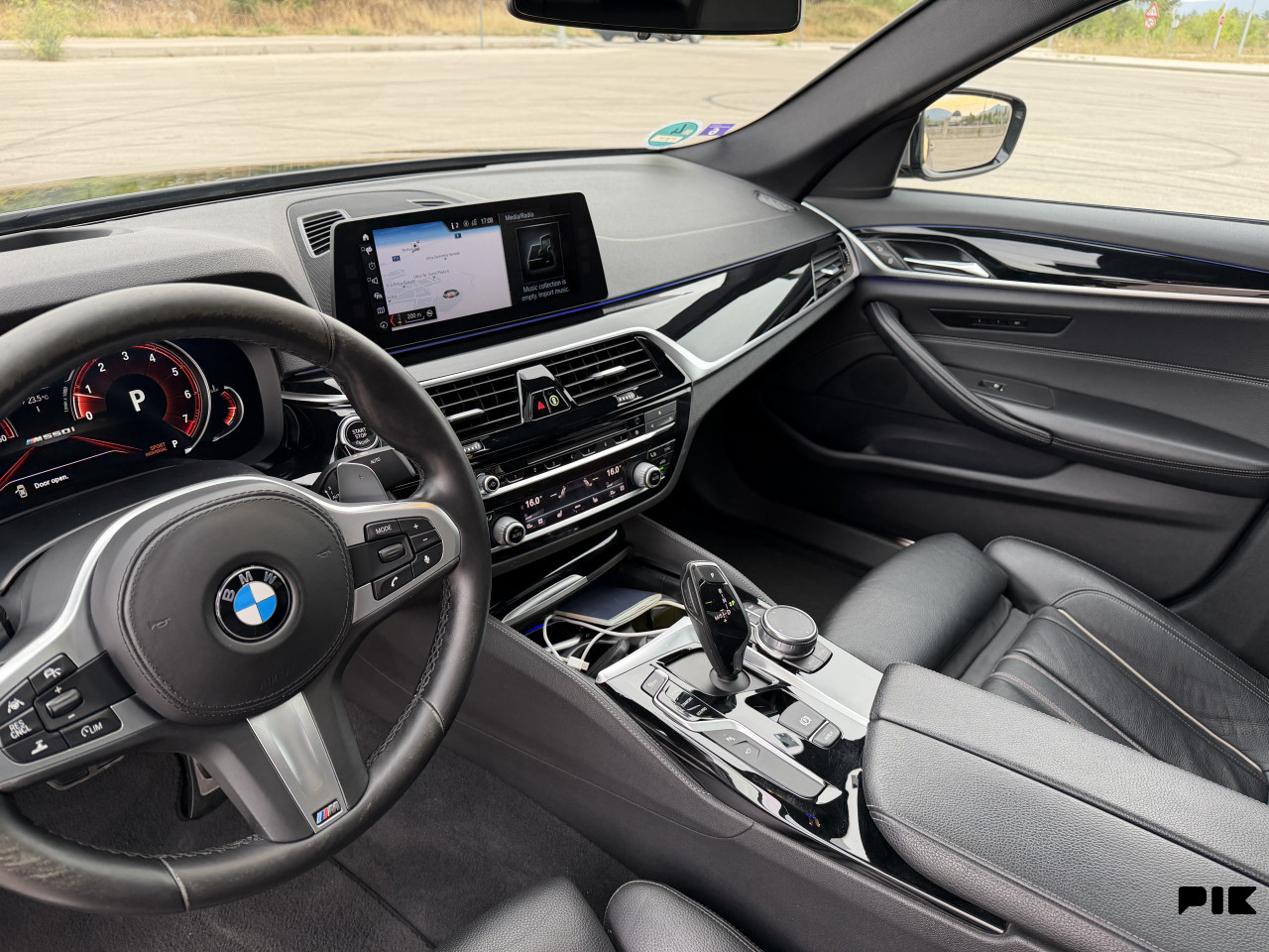 BMW M550i X-DRIVE 462KS FULL OPREMA