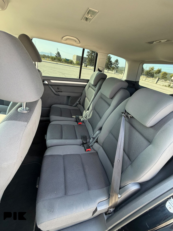 VOLKSWAGEN TOURAN 1.6 TDI DSG 105KS 2013 GOD