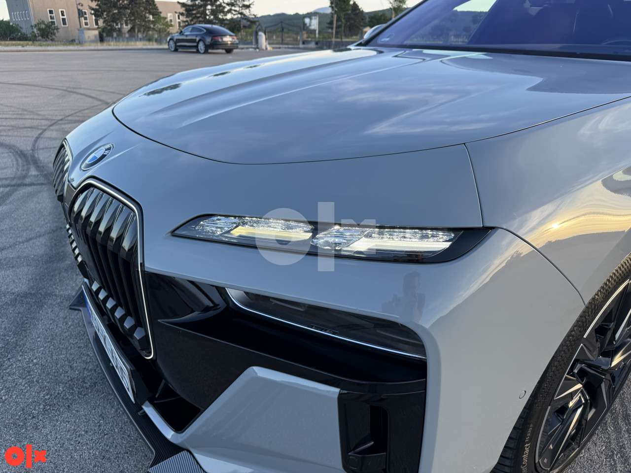 BMW 740d xDRIVE M-SPORT PRO ICONIC PANO 360 KAMERA SWAROVSKI