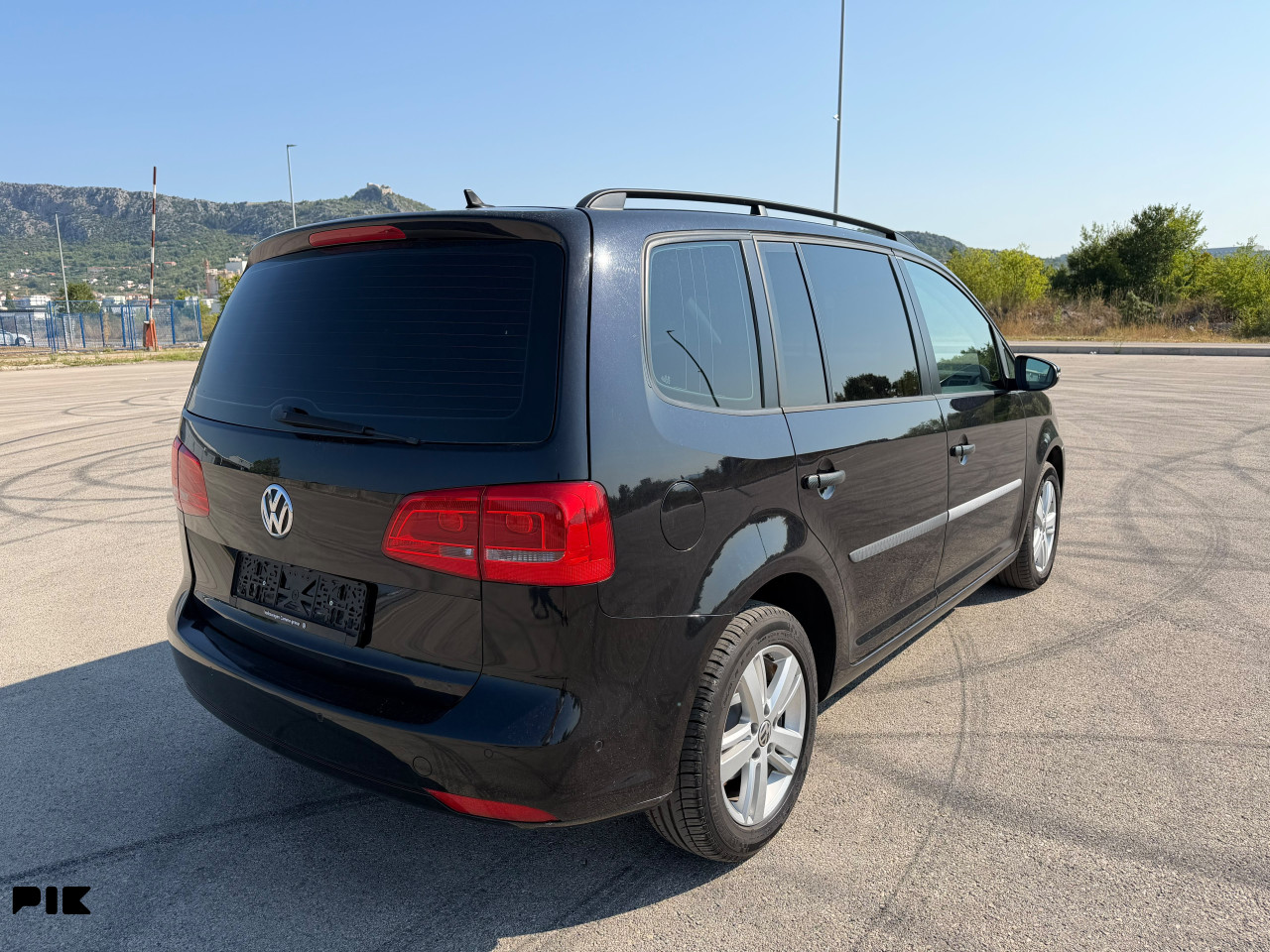 VOLKSWAGEN TOURAN 1.6 TDI DSG 105KS 2013 GOD