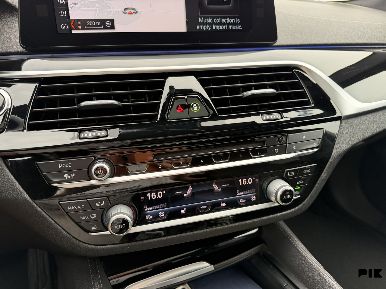 BMW M550i X-DRIVE 462KS FULL OPREMA