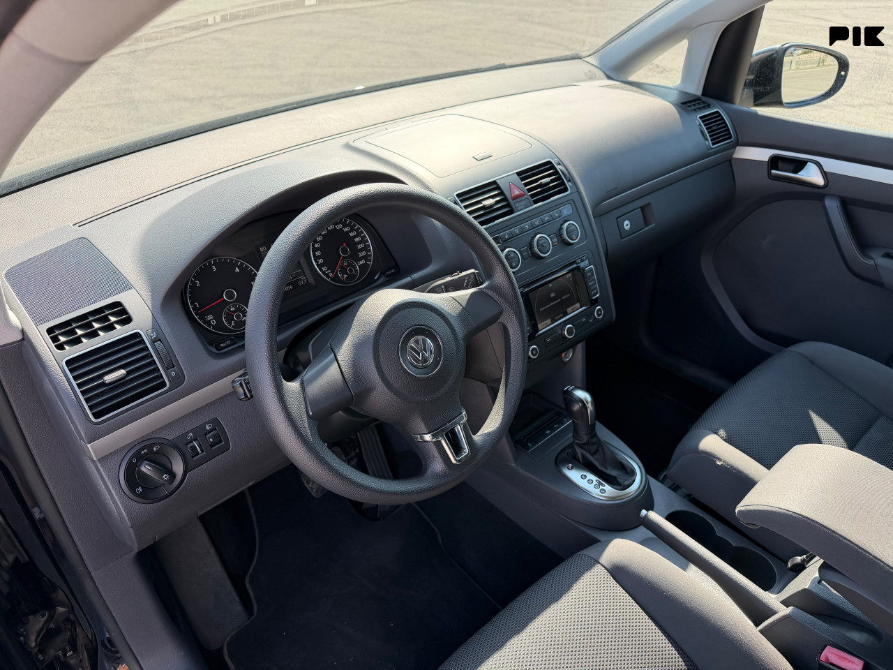 VOLKSWAGEN TOURAN 1.6 TDI DSG 105KS 2013 GOD