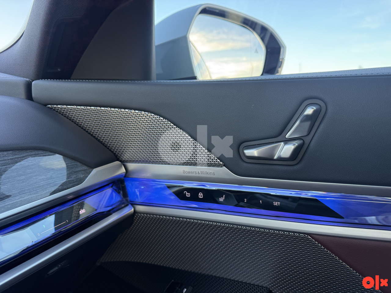 BMW 740d xDRIVE M-SPORT PRO ICONIC PANO 360 KAMERA SWAROVSKI