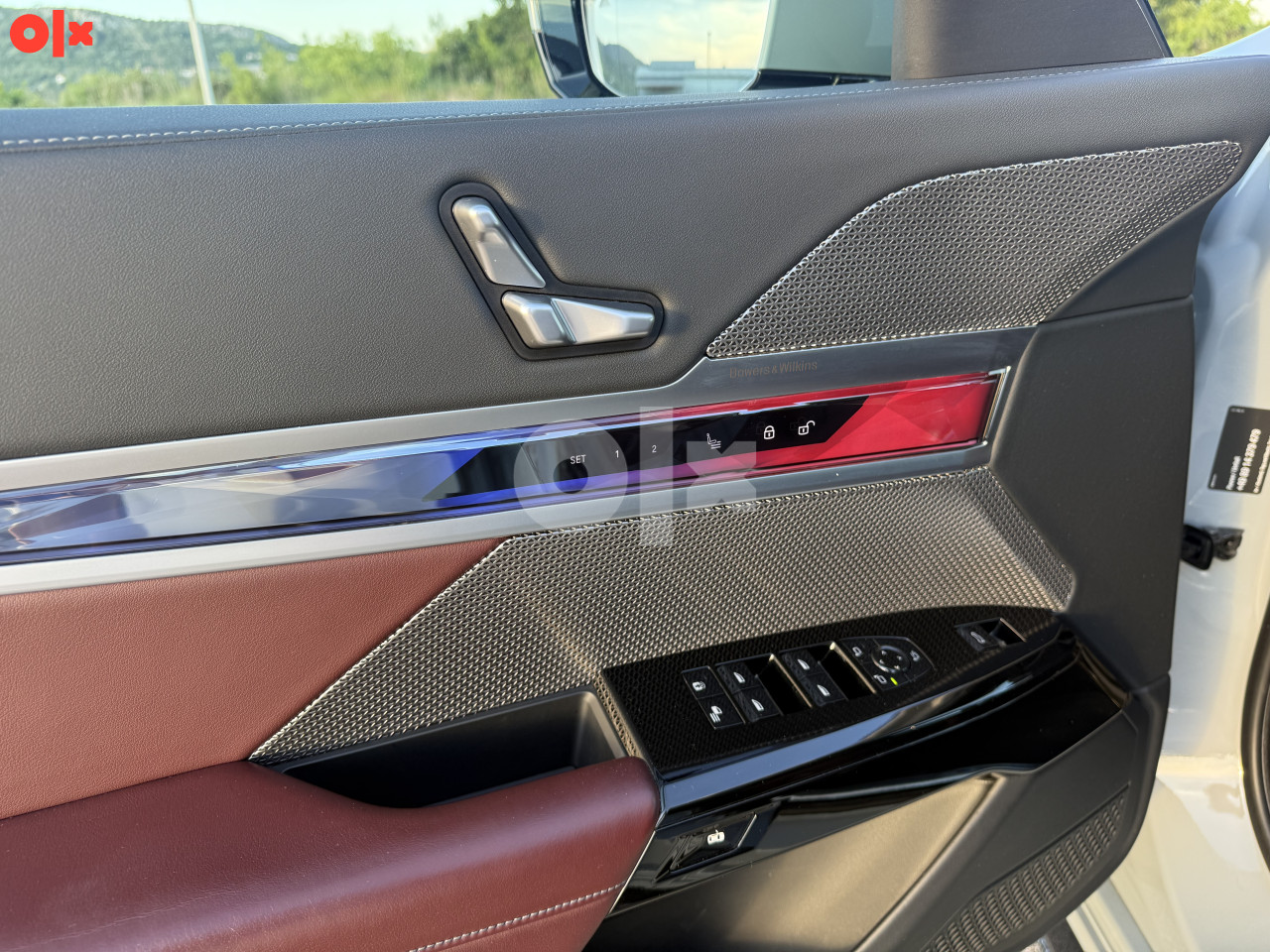 BMW 740d xDRIVE M-SPORT PRO ICONIC PANO 360 KAMERA SWAROVSKI