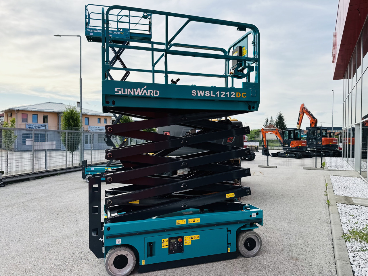 Dizalica Platforma SUNWARD SWSL1212DC