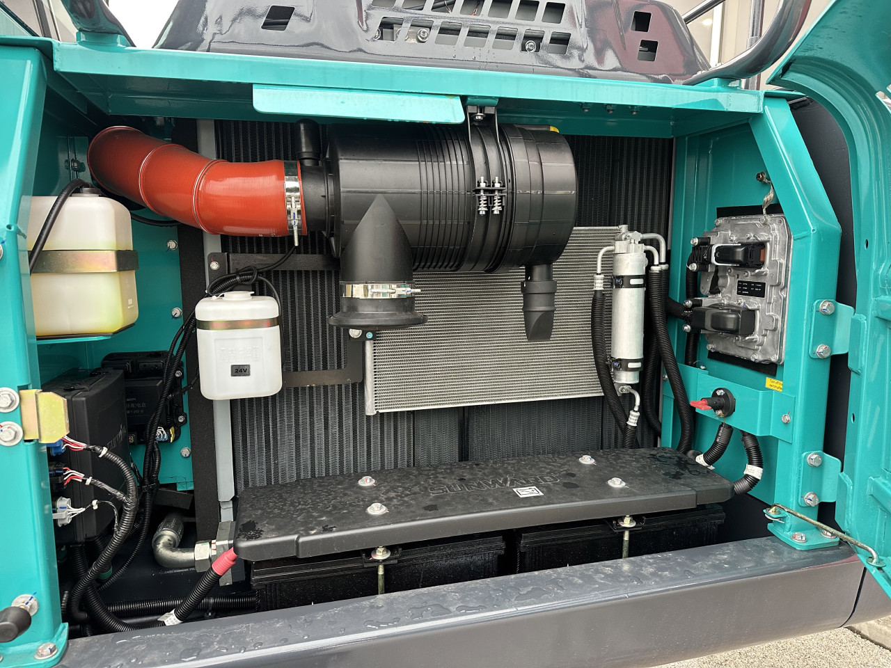 Mini Bager Gusjenicar Sunward SWE155F 16 TONA