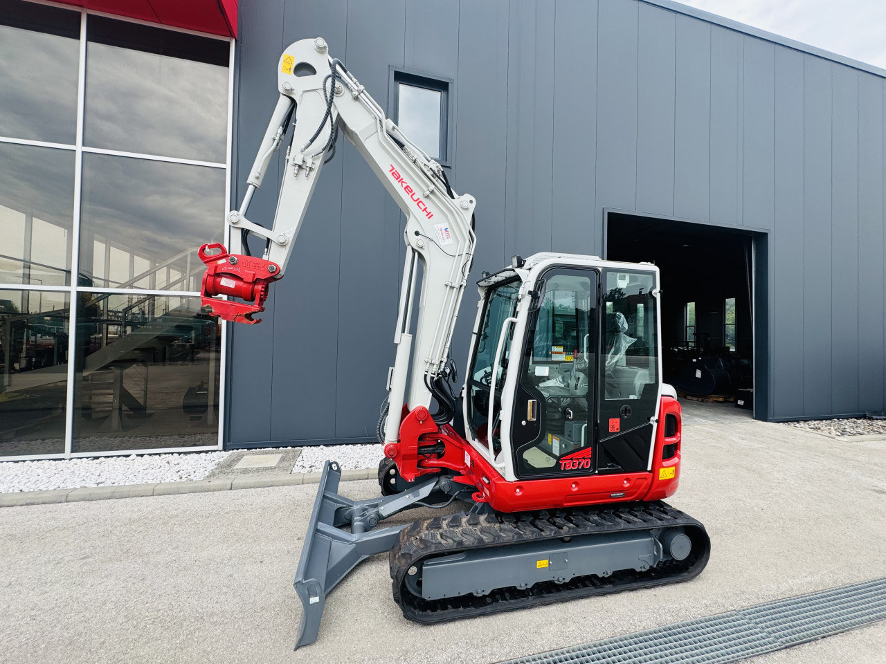 Mini Bager Takeuchi TB370