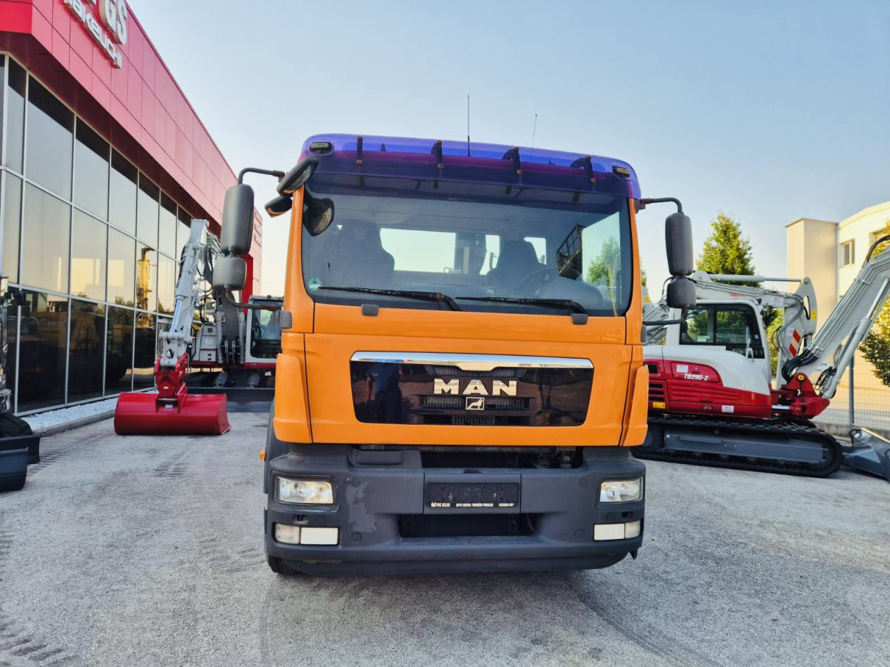 Kamion Man 18290 Kiper Kran 4X2 Spera