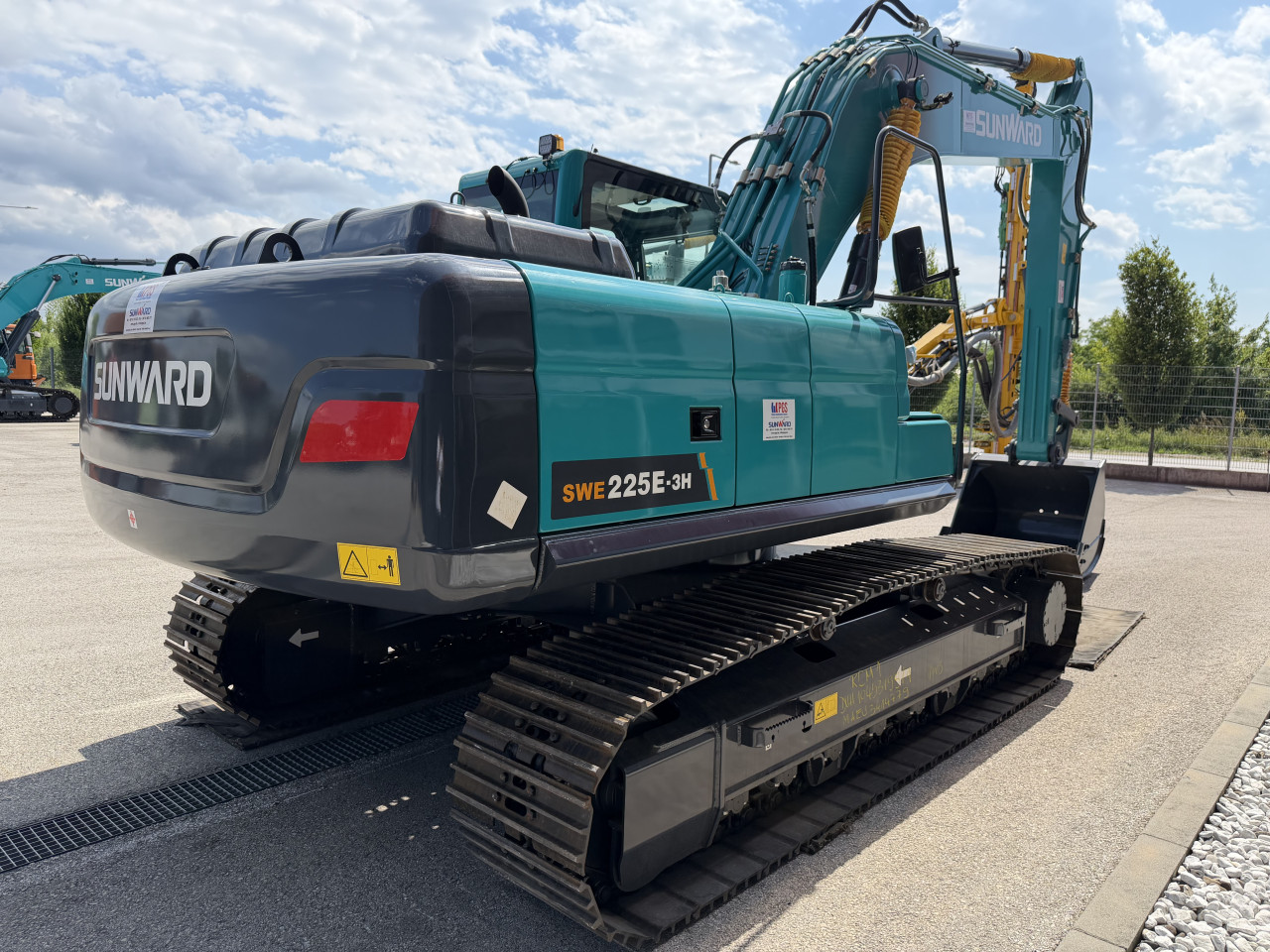 Bager Gusjenicar Sunward SW225 3E