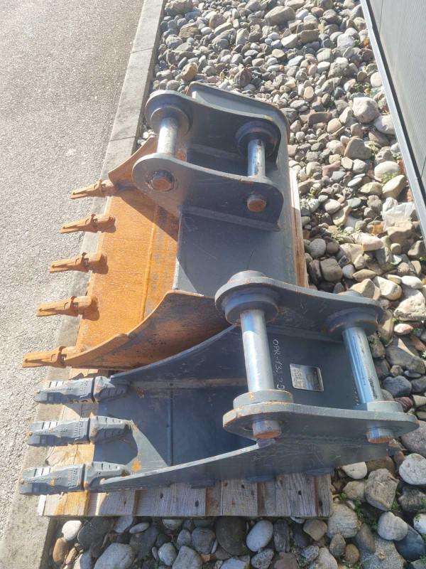 Mini Bager Hyundai HX48Az Bager ima 72 sata