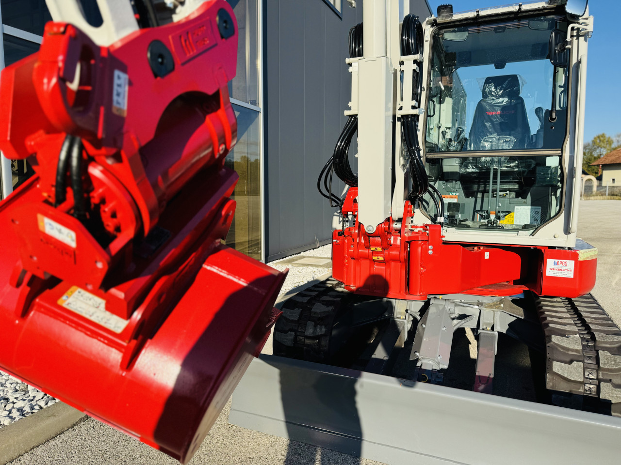 Mini Bager Takeuchi TB257FR