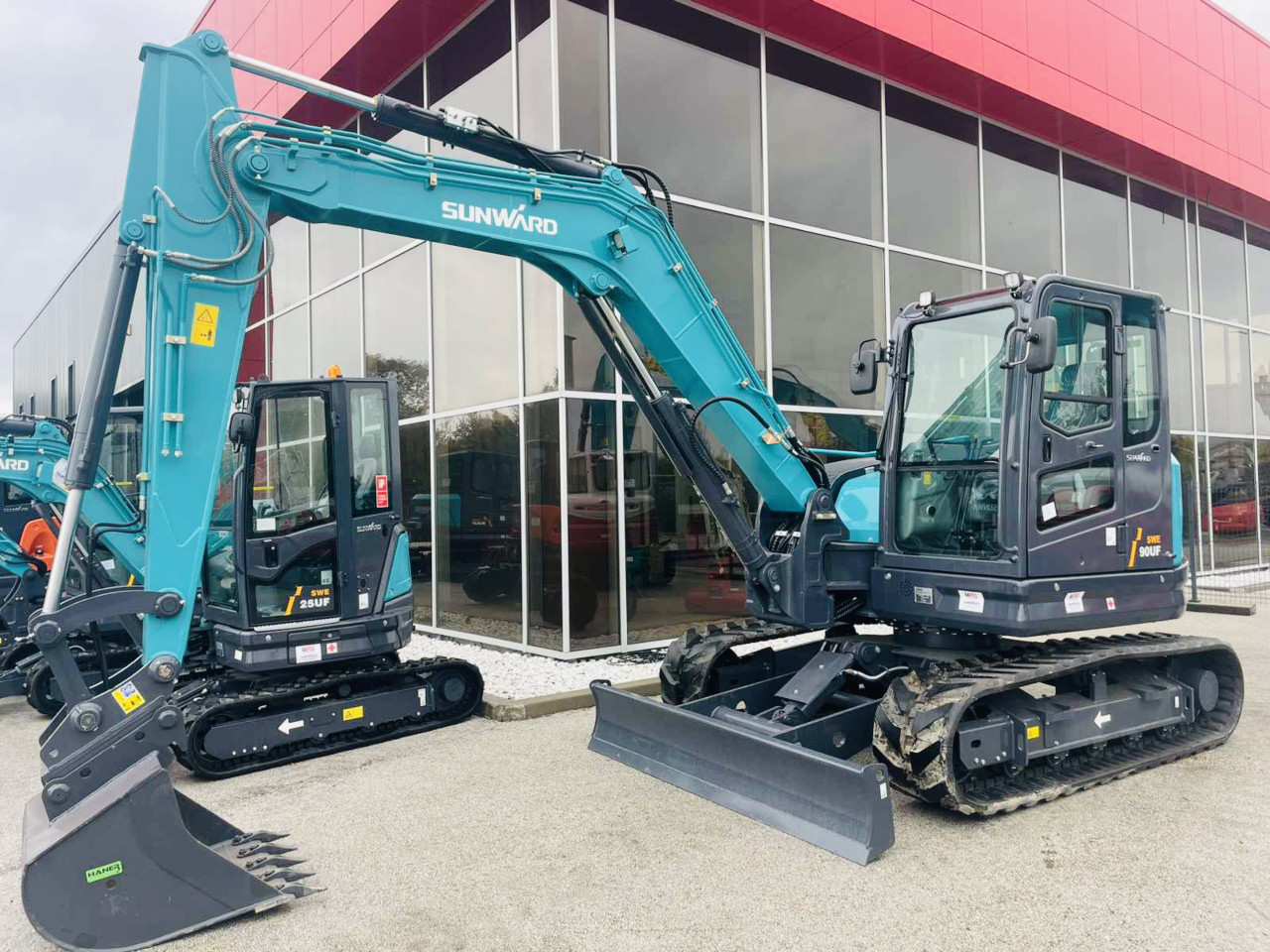 Mini Bager Gusjenicar SUNWARD SWE90UF 9 TONA