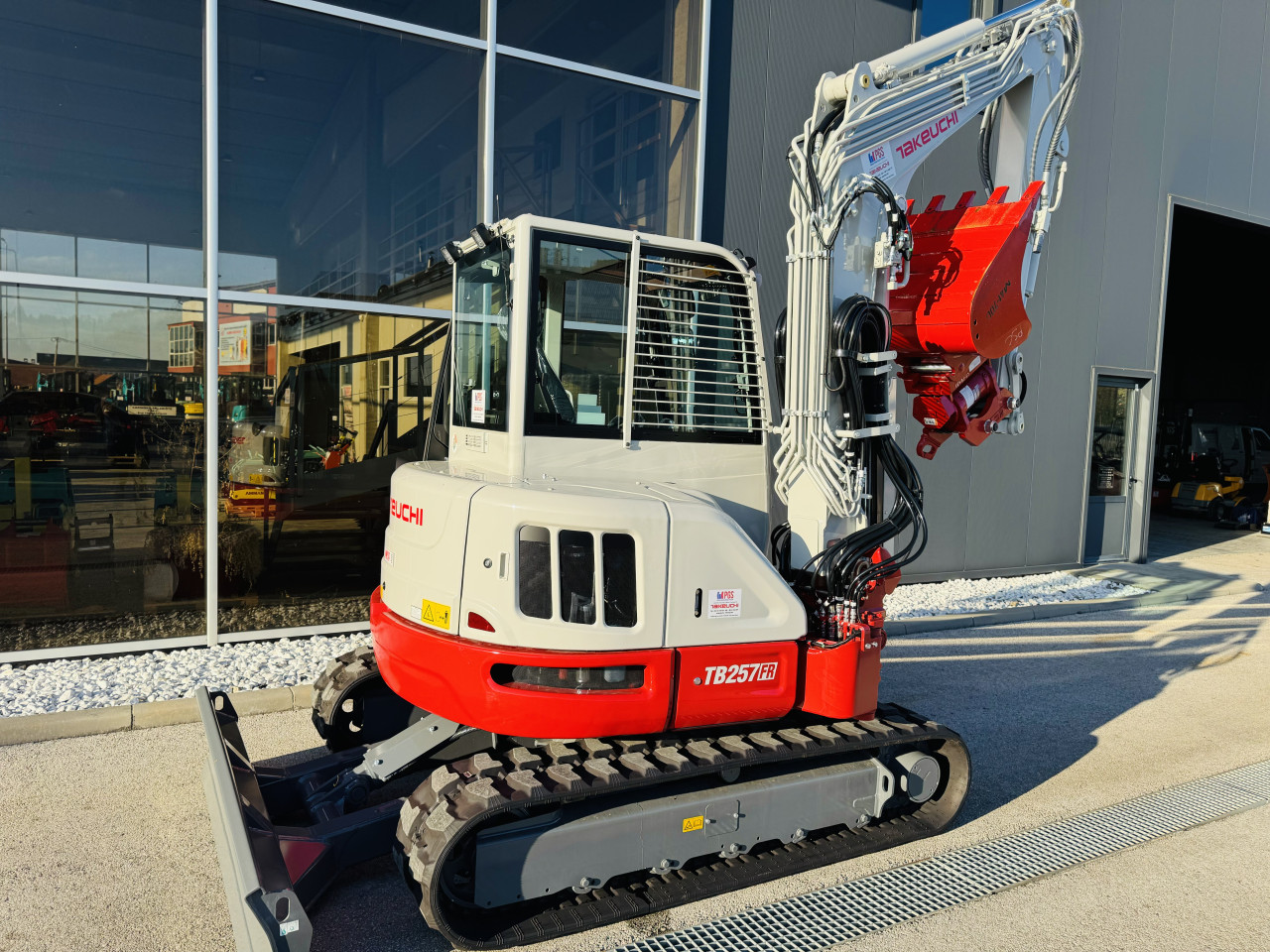 Mini Bager Takeuchi TB257FR