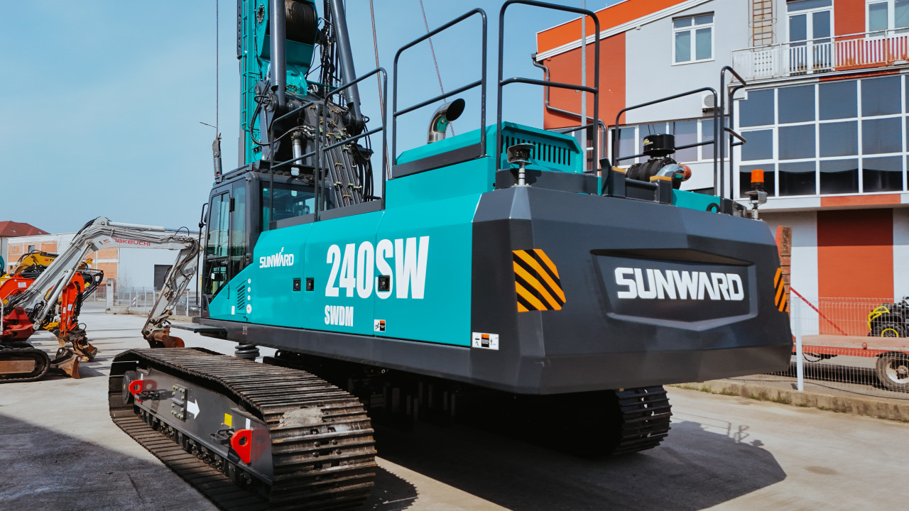SUNWARD BUSILICA SWDM240 77 tona DOSTUPNA ODMAH